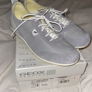 Geox respira Women leather sneakers 10.5US